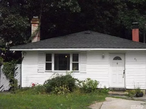87 Mastic Blvd, Mastic, NY 11950 photo 1