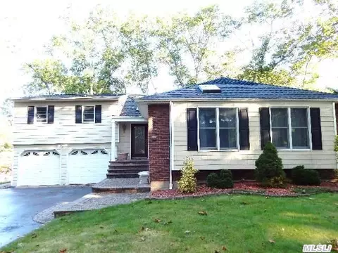 5 Wichard Blvd, Commack, NY 11725 photo 1