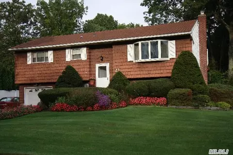 27 Wenmore Rd, Commack, NY 11725 photo 1