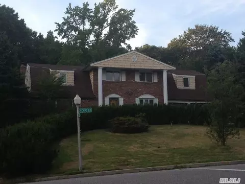65 Wichard Blvd, Commack, NY 11725 photo 1