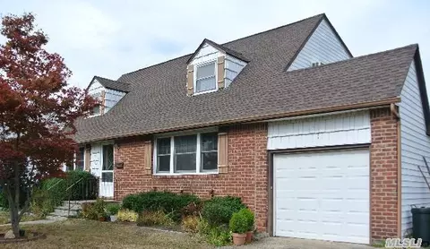 26 Ontario Ave, Plainview, NY 11803 photo 1