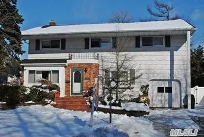 Undisclosed, Baldwin Harbor, NY 11510 photo 1