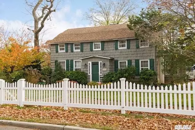  977 E Broadway, Woodmere, NY 11598 photo 1