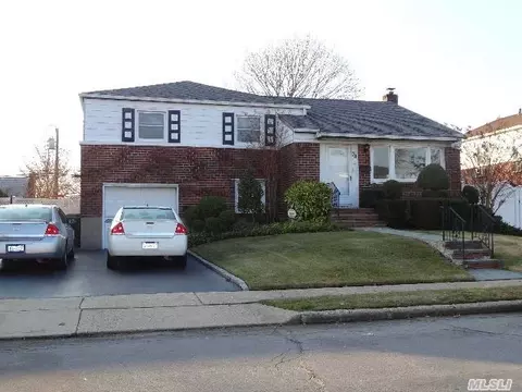 34 Forest Dr, Plainview, NY 11803 photo 1