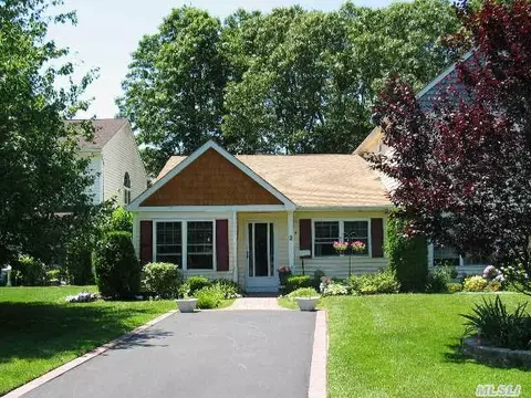 2 Mallard Path, Coram, NY 11727 photo 1