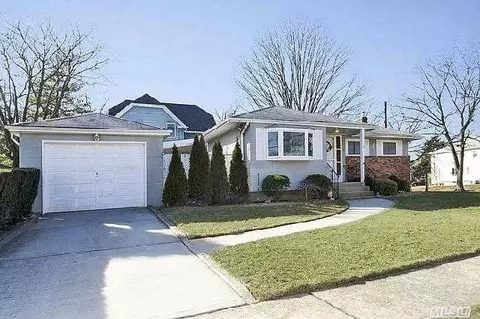 2 Cherry St, Valley Stream, NY 11581 photo 1