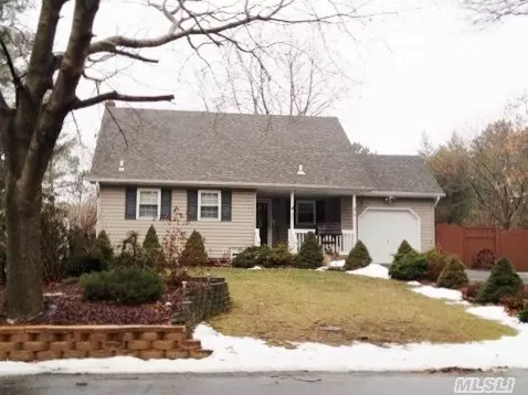 34 E Margin Rd, Ridge, NY 11961 photo 1