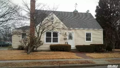 20 Nassau Ave, Plainview, NY 11803 photo 1