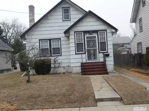 607 Grimm Pl, Baldwin, NY 11510 photo 1