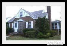 57 Green St, Valley Stream, NY 11580 photo 1
