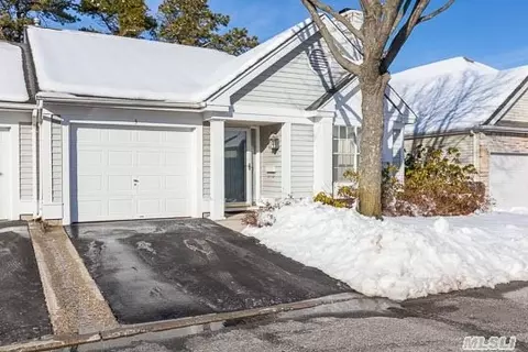 3 Plainview Ct, Ridge, NY 11961 photo 1