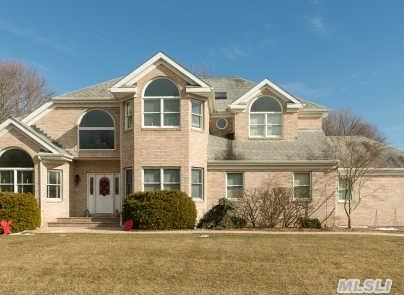 1 Springview Ct, E. Patchogue, NY 11772 photo 1