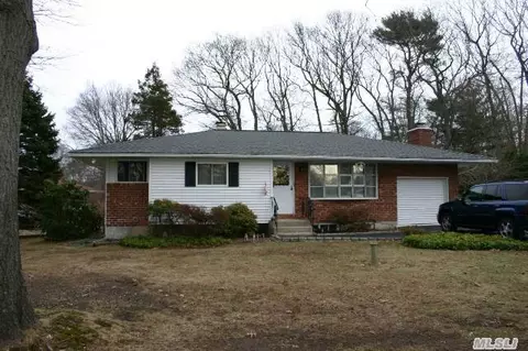 1 August Cres, Commack, NY 11725 photo 1