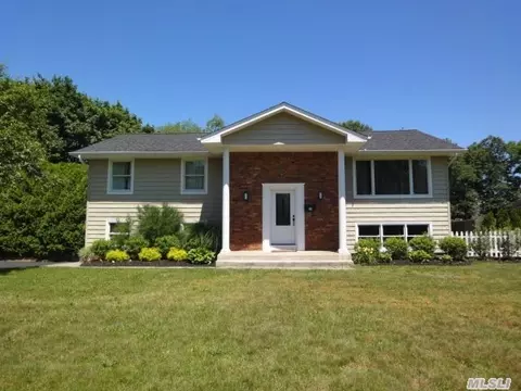 28 Marshmellow Dr, Commack, NY 11725 photo 1