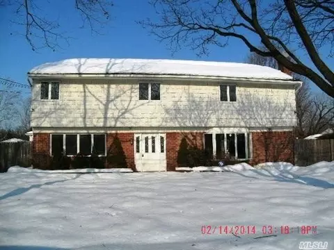 10 Byre Pl, Commack, NY 11725 photo 1