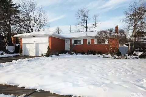 56 Sullivan Dr, Jericho, NY 11753 photo 1