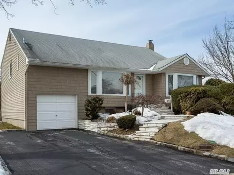 2 Craig St, Jericho, NY 11753 photo 1