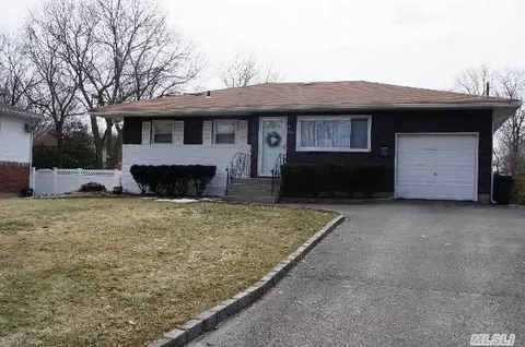 46 Harvard Ln, Commack, NY 11725 photo 1