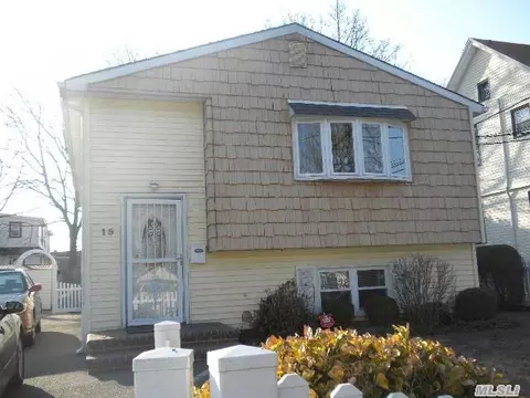 15 Shonnard Ave, Freeport, NY 11520 photo 1