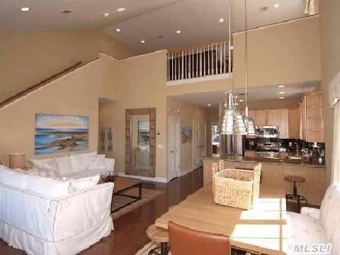 69 Barley Ln, Patchogue, NY 11772 photo 1