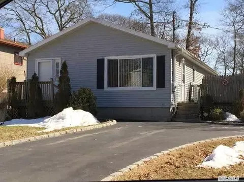 52 Prince St, Patchogue, NY 11772 photo 1