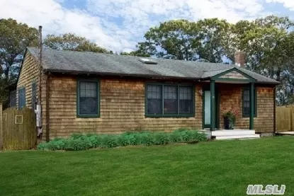 30 Kyle Rd, Hampton Bays, NY 11946 photo 1