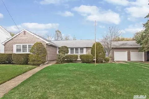 755 Glover Pl, Baldwin, NY 11510 photo 1