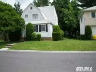 10 Johnson Pl, Baldwin, NY 11510 photo 1