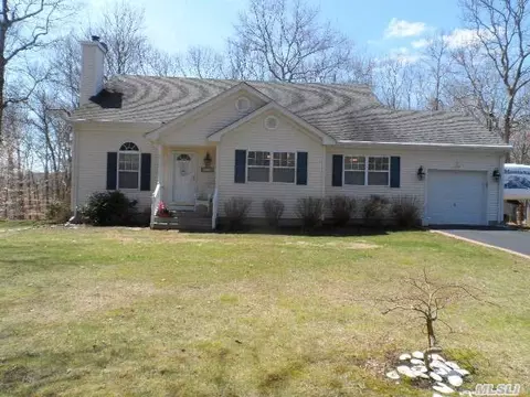 843 Mill Rd, Riverhead, NY 11901 photo 1