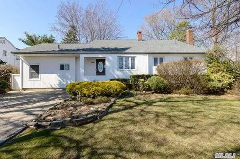 9 Warren Pl, Plainview, NY 11803 photo 1