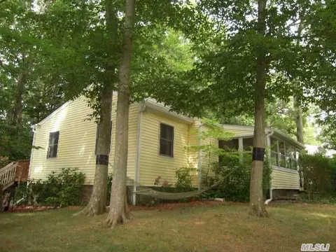 57 Eight Bells Rd, Riverhead, NY 11901 photo 1