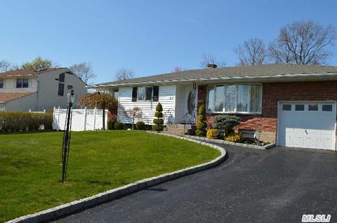 27 Donna Ln, Commack, NY 11725 photo 1