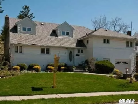 94 Westbury Ave, Plainview, NY 11803 photo 1