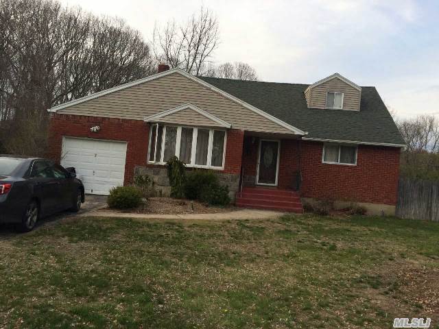 7 Blackman St, Smithtown, NY 11787 photo 1