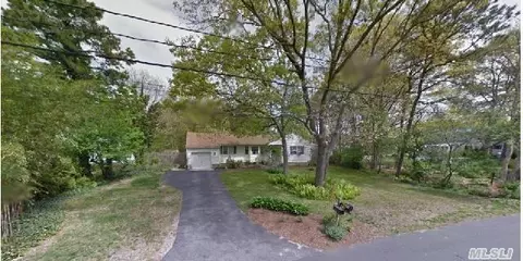 73 Grove Dr, Mastic, NY 11950 photo 1