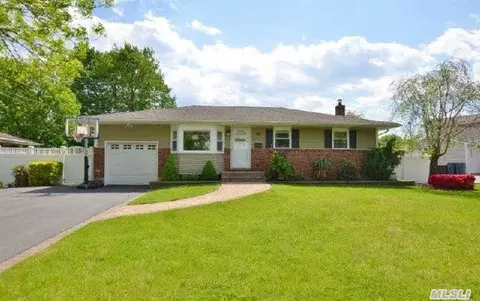 10 Speaker St, Commack, NY 11725 photo 1