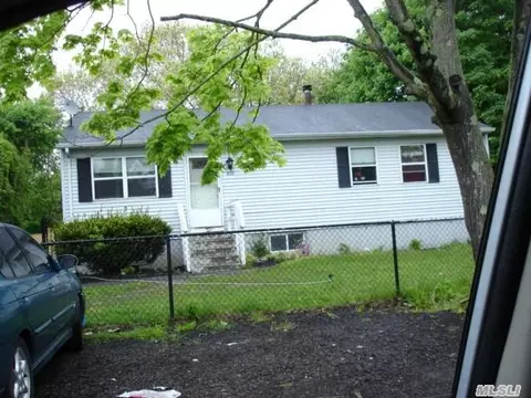 Undisclosed, Patchogue, NY 11772 photo 1