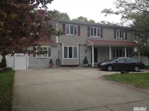 2 Henry Pl, Patchogue, NY 11772 photo 1