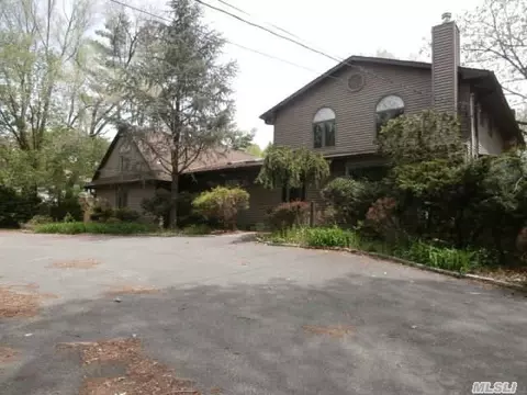 341 Harned Rd, Commack, NY 11725 photo 1