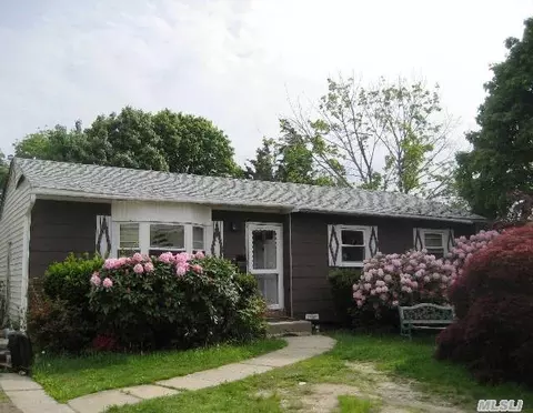 53 Applegate Dr, Central Islip, NY 11722 photo 1