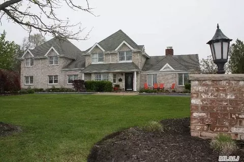 70 Concourse E, Brightwaters, NY 11718 photo 1