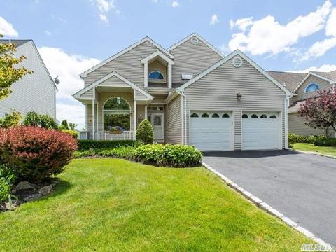 27 Spinnaker Ln, E. Patchogue, NY 11772 photo 1