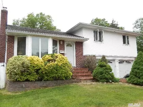 Undisclosed, Commack, NY 11725 photo 1