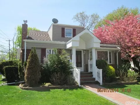 1000 Thomas Ave, Baldwin, NY 11510 photo 1
