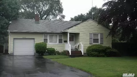 32 Azalea Ct, Plainview, NY 11803 photo 1