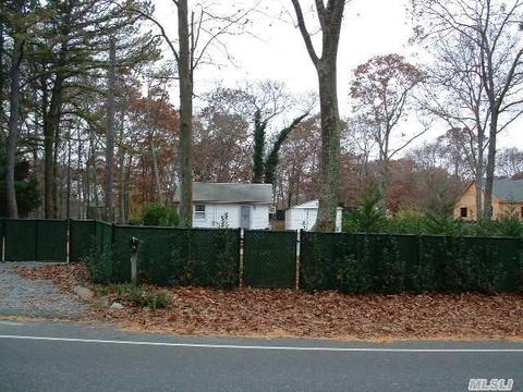 73 Squiretown Rd, Hampton Bays, NY 11946 photo 1