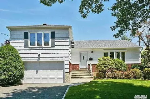 9 Abrams Pl, Lynbrook, NY 11563 photo 1