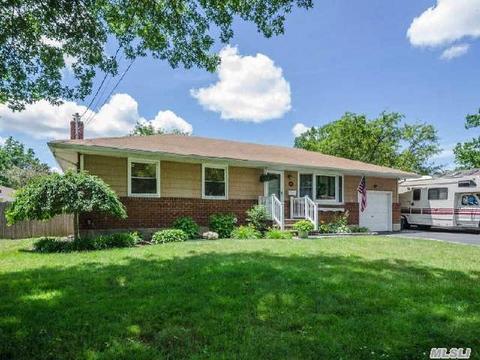 11 Janet Ln, Commack, NY 11725 photo 1