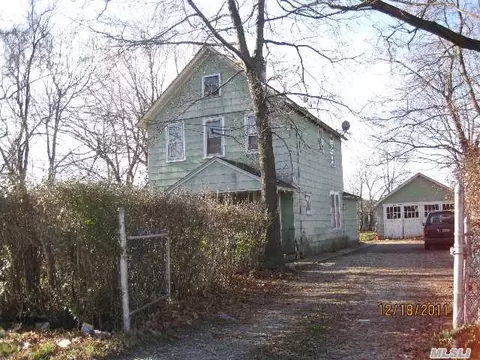 37 Laurel Ave, Hempstead, NY 11550 photo 1