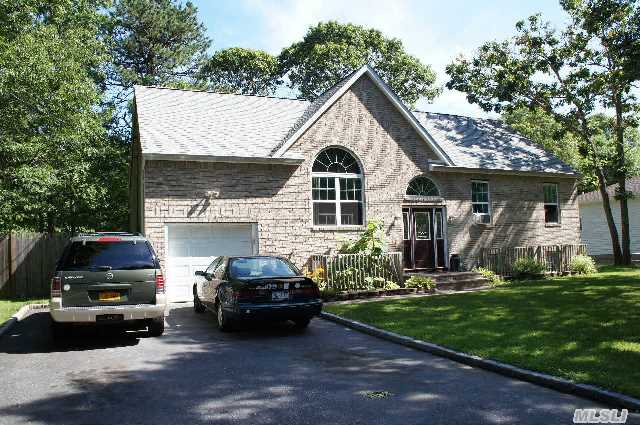 47 Hampton Ave, Mastic, NY 11950 photo 1